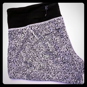 Lululemon Speed Short 4in - Ditsy Daisy
